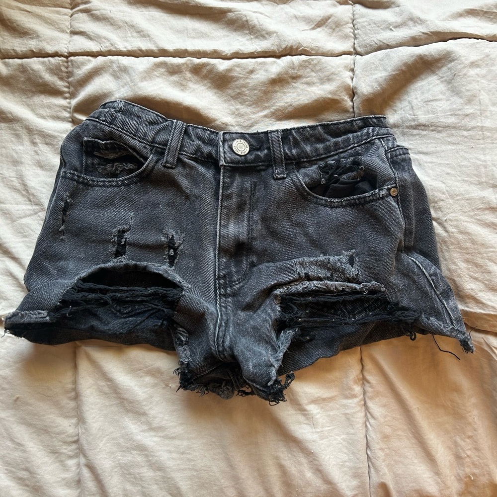 BLACK DENIM RIPPED SHORTS